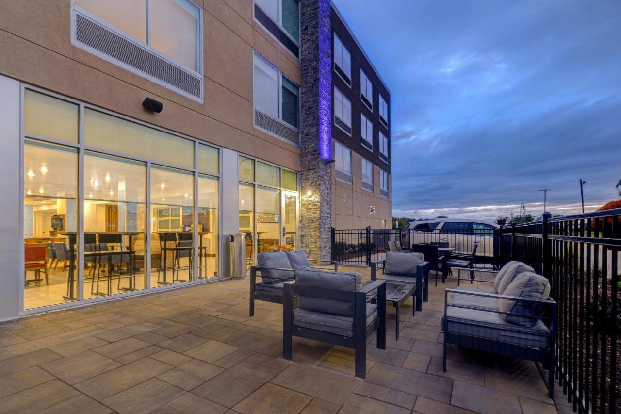 Holiday Inn Express & Suites - Grand Rapids South - Wyoming By Ihg Экстерьер фото